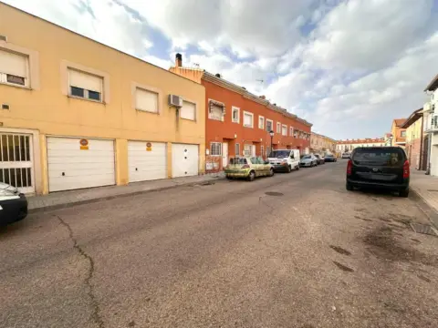 Casa adosada en Camarma de Esteruelas