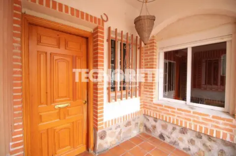 Casa adosada en calle Sta. Maria Magdalena