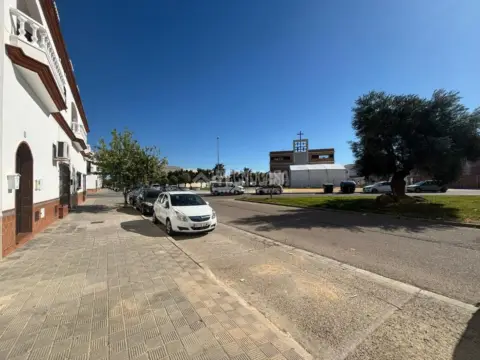 Casa adosada en Los Palacios y Villafranca