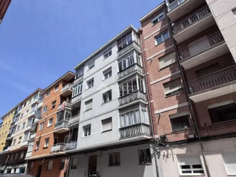 Piso en calle Marqués de Sta. María del Villar