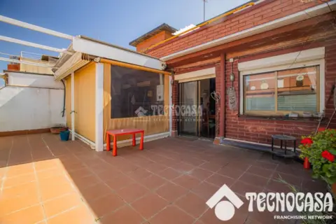 Piso en Llefià-Artigues