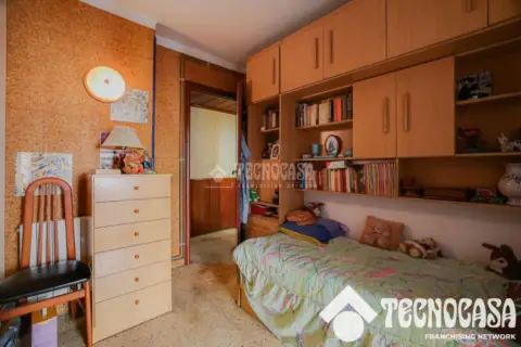 Piso en Llefià-Artigues