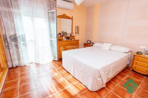 Casa adosada en calle África