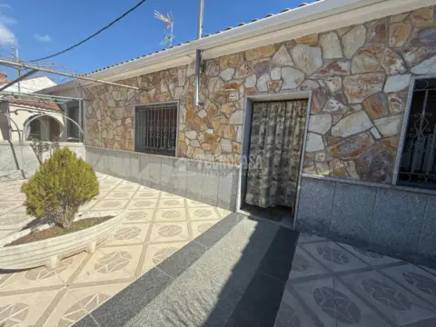 Casa adosada en Escalona