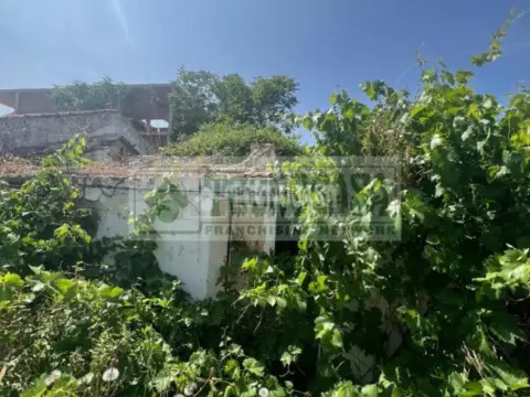 Terreno en calle Sta. María La Cañada