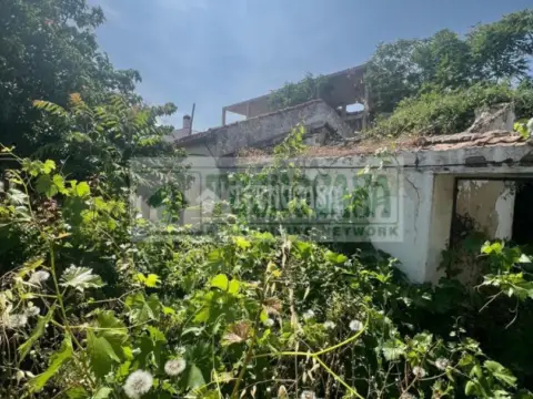 Terreno en calle Sta. María La Cañada