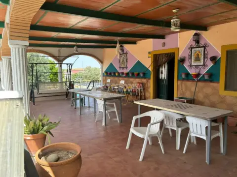 Casa rústica en La Hispanidad-Verdeluz