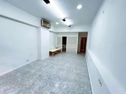 Local comercial en Esplugues de Llobregat