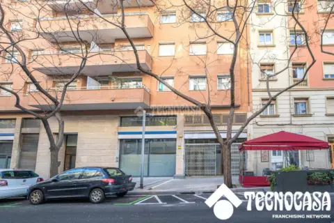 Local comercial en Les Corts