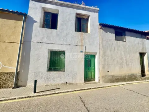 Casa adosada en Yunquera de Henares