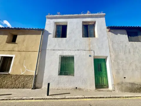 Casa adosada en Yunquera de Henares