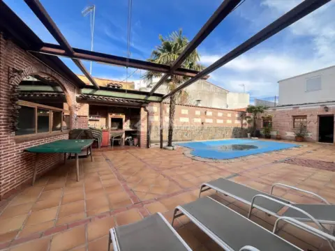 Casa adosada en Las Herencias