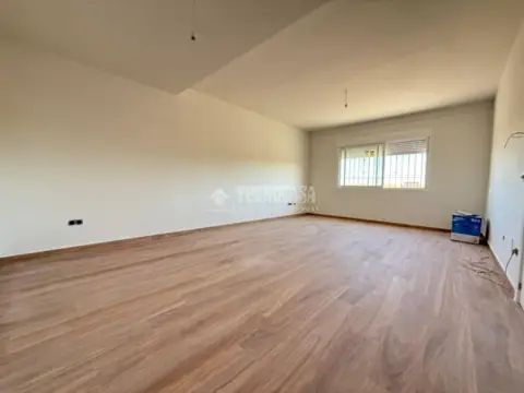 Casa pareada en Novés