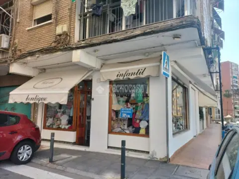 Local comercial en Camino de Suárez