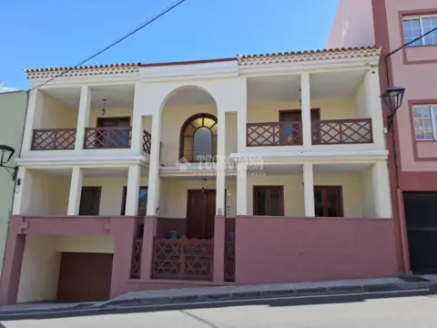 Casa unifamiliar en calle San Vicente