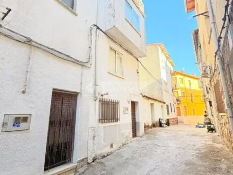 Casa adosada en Poyales del Hoyo