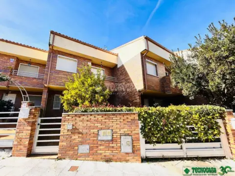 Casa adosada en Arenas de San Pedro