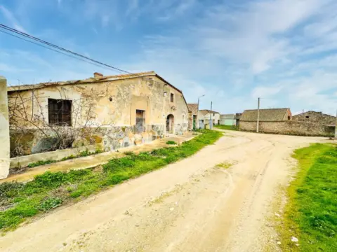 Casa unifamiliar en Santa María la Real de Nieva