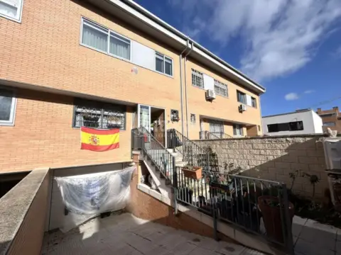 Casa adosada en Villalbilla