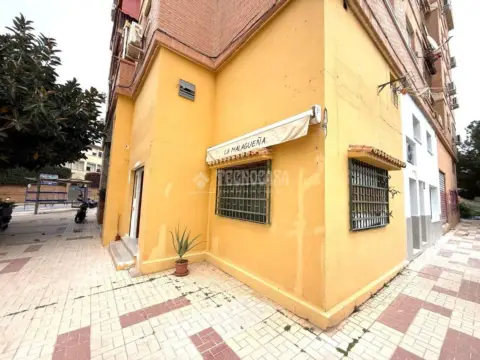 Local comercial en Carlos Haya