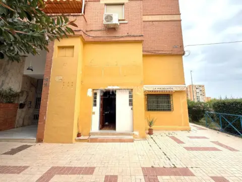 Local comercial en Carlos Haya