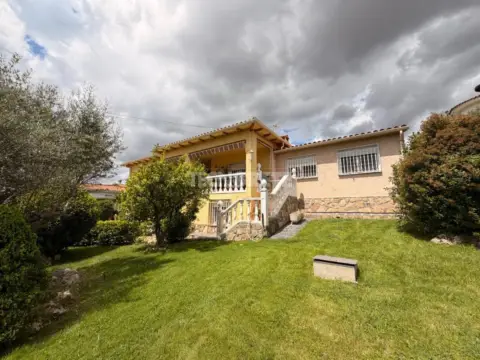 Casa unifamiliar en Serranillos