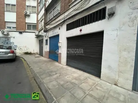 Garage in calle de Valencia