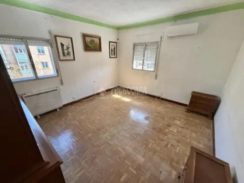 Piso en Palomeras Bajas