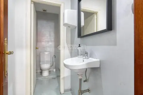 Local comercial en Hospital-Rondilla-Santa Clara