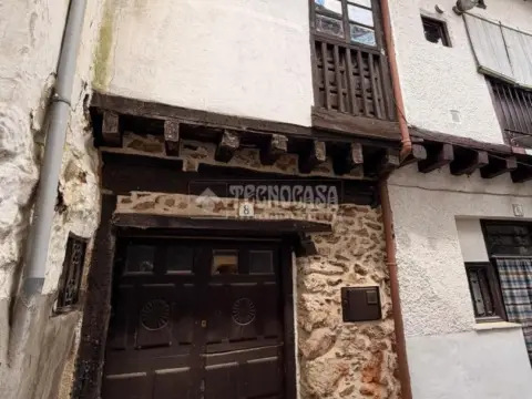 Casa adosada en Guisando