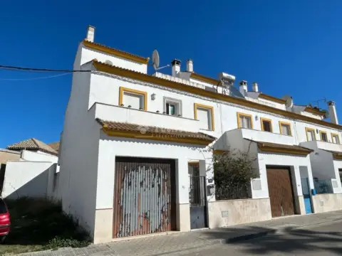 Casa adosada en calle de Córdoba
