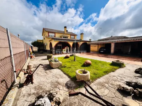 Casa unifamiliar en Alberche del Caudillo