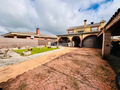 Casa unifamiliar en Alberche del Caudillo