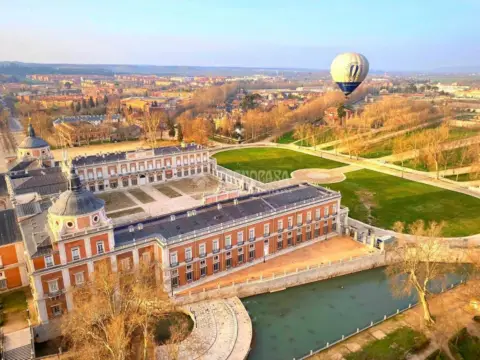 Local comercial en Nuevo Aranjuez-Ciudad de las Artes-El Mirador