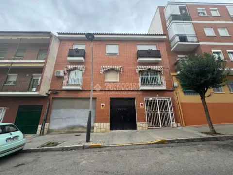 Local comercial en Nuevo Aranjuez-Ciudad de las Artes-El Mirador