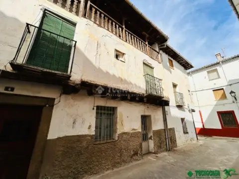 Casa adosada en Candeleda