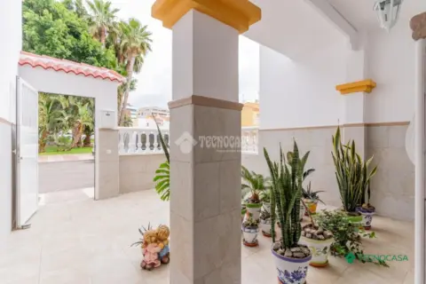 Piso en El Parador de las Hortichuelas