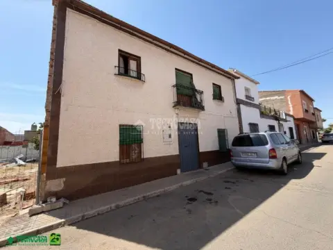 Casa adosada en Bolaños de Calatrava
