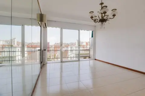 Piso en El Camp d'en Grassot-Gràcia Nova