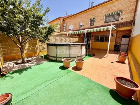 Casa adosada en Parque Manuel de Vega-Carretera de Ugena