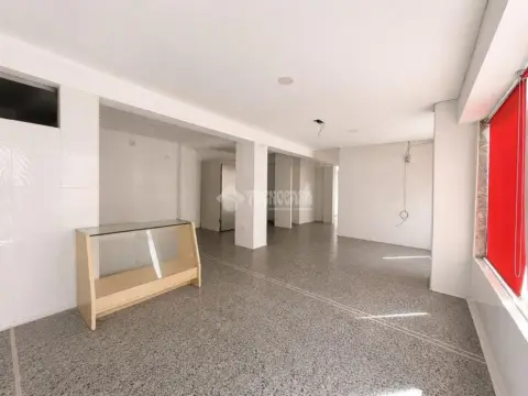 Local comercial en El Cristo-Cayetano Roldán
