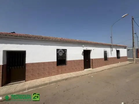 Casa pareada en Piedrabuena