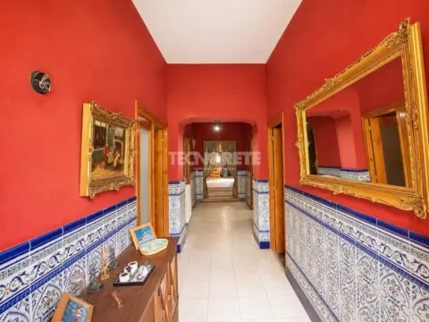 Casa adosada en calle de Vicente Aleixandre