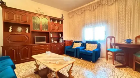 Casa adosada en Camarena