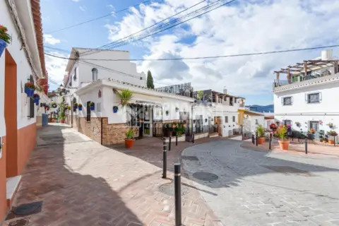 Casa pareada en Núcleo Urbano