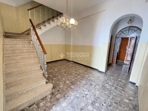 Casa adosada en calle de Manuel López Farfán