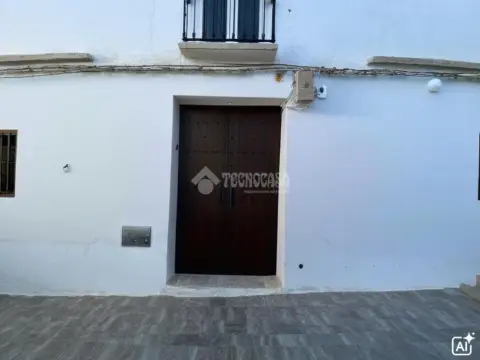 Detached house on Calle de la Fuente