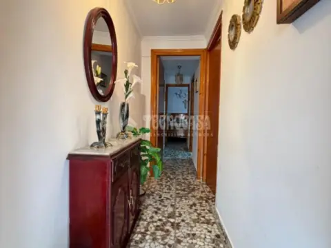 Casa adosada en calle de Julio Fernández