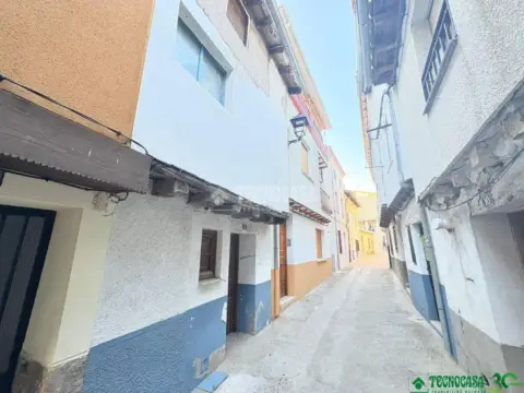 Casa adosada en Candeleda