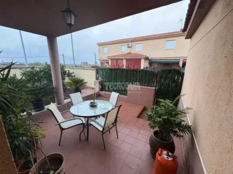 Casa unifamiliar en María Auxiliadora-Barriada de Llera